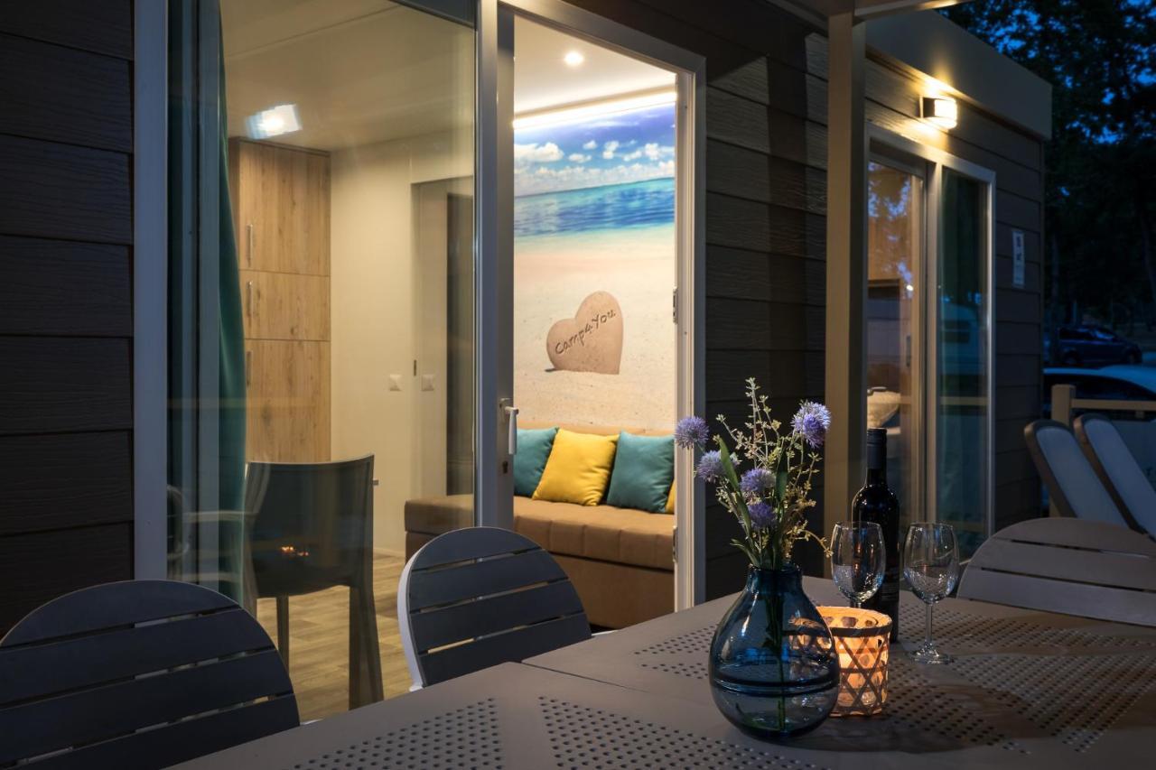 Mobile Homes Premium Relax Park Umag By Camp4You Karigador Esterno foto