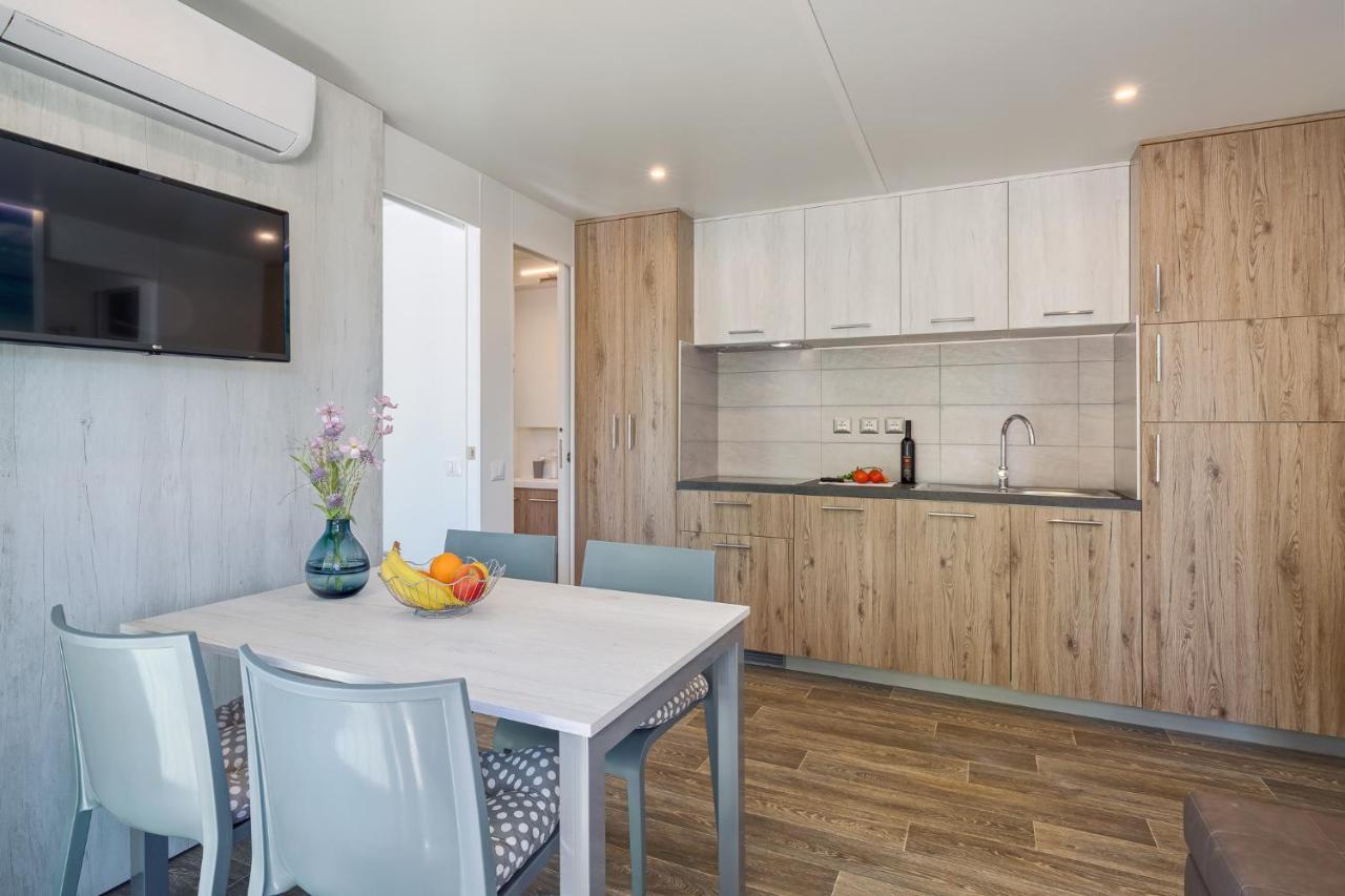 Mobile Homes Premium Relax Park Umag By Camp4You Karigador Esterno foto